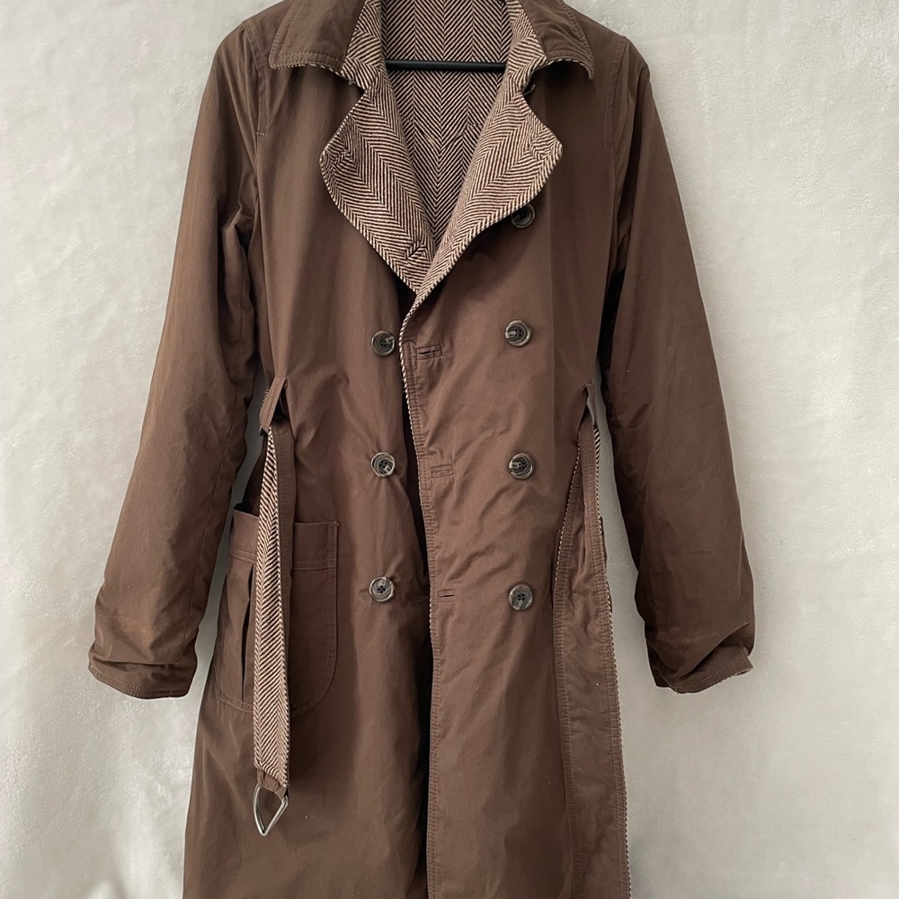 Elegant Double-Breasted Brown Trench Coat